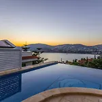 Vila Luxury Very Close To Beach, Amazing Sea Views, Heated Salt-water Pool