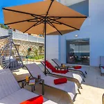 Luxury Very Close To Beach, Amazing Sea Views, Heated Salt-water Pool * Kaş
