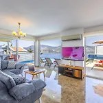 Vila Luxury Very Close To Beach, Amazing Sea Views, Heated Salt-water Pool Kaş