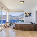 Luxury Very Close To Beach, Amazing Sea Views, Heated Salt-water Pool Kaş