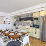 Luxury Very Close To Beach, Amazing Sea Views, Heated Salt-water Pool Kaş