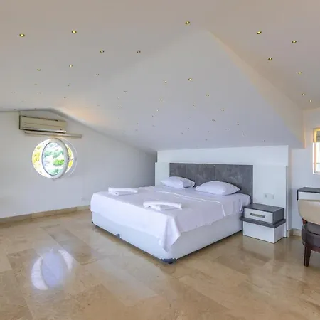 빌라 Luxury Very Close To Beach, Amazing Sea Views, Heated Salt-water Pool