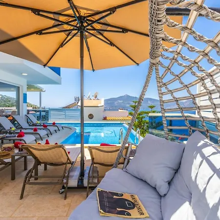 Luxury Very Close To Beach, Amazing Sea Views, Heated Salt-water Pool Vila