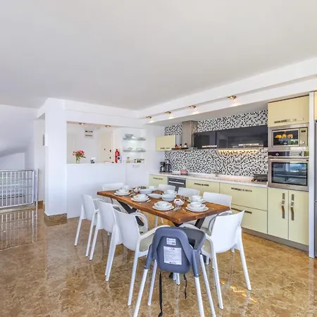 Luxury Very Close To Beach, Amazing Sea Views, Heated Salt-water Pool 빌라 카스