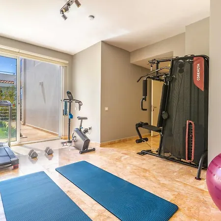 빌라 Luxury Very Close To Beach, Amazing Sea Views, Heated Salt-water Pool