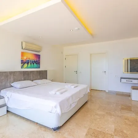 Luxury Very Close To Beach, Amazing Sea Views, Heated Salt-water Pool 빌라 *